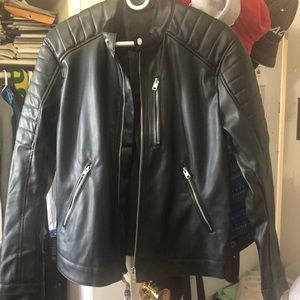 Jacket H&H black color brand new